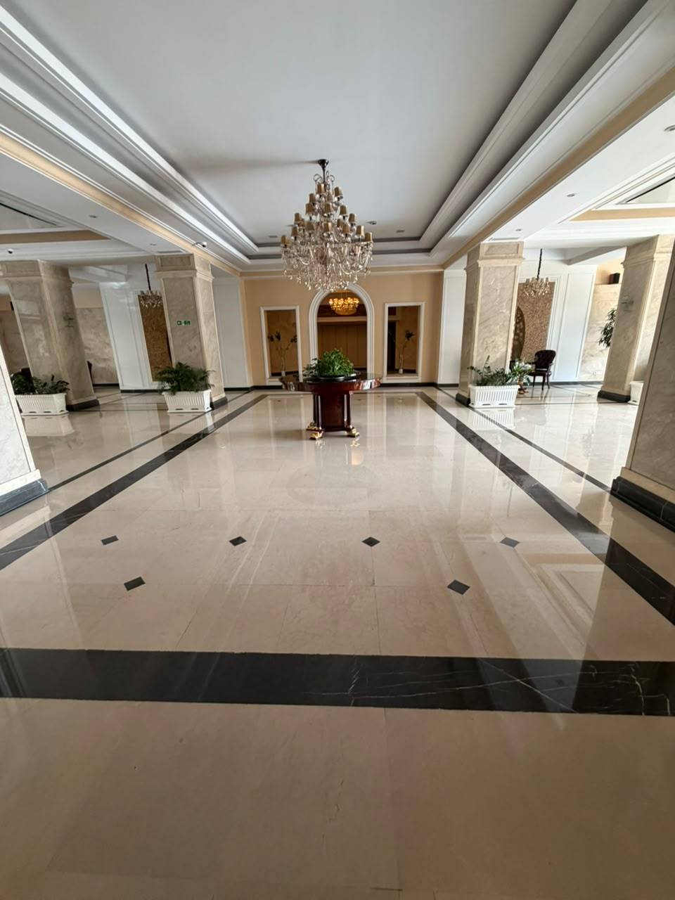 اجاره‌ی رویایی‌ترین آپارتمان صاحبقرانیه؛ ۲۳۰ متر، ۵۰ متر تراس قابل چیدمان، با ویوی ابدی